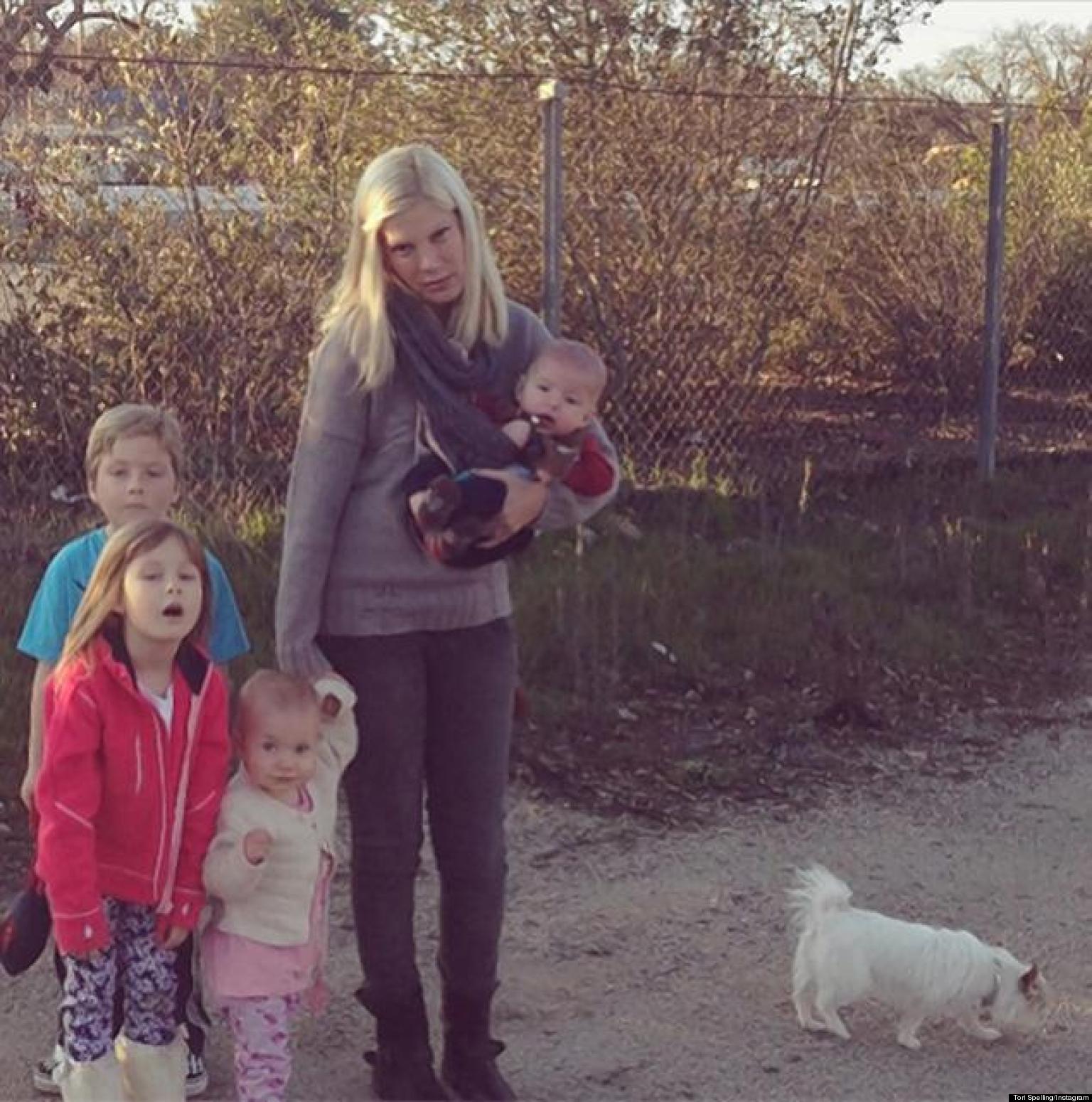 Tori Spelling Stranded With Four Kids After Car Breaks ...