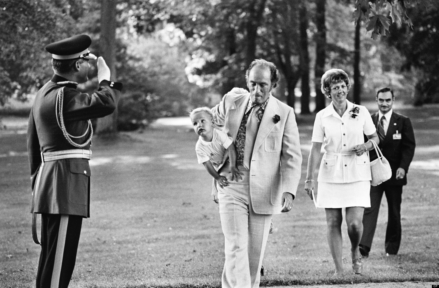 justin-trudeau-cries-when-given-photo-of-father-pierre-during-loyalist