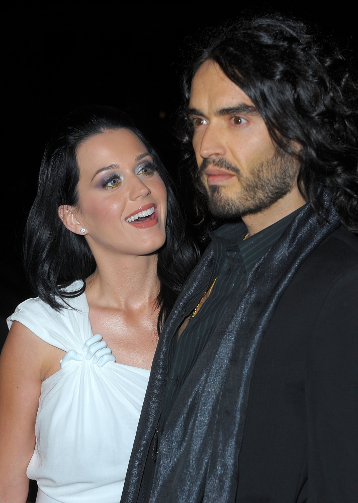 Russell Brand Divorce Rumors False: 'I Am Really Happily Married ...