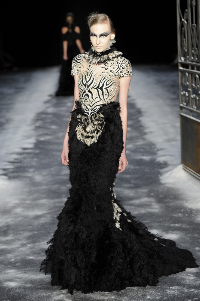 Sao Paolo Fashion Week Designer Samuel Cirnansck Creates 'Black Swan ...