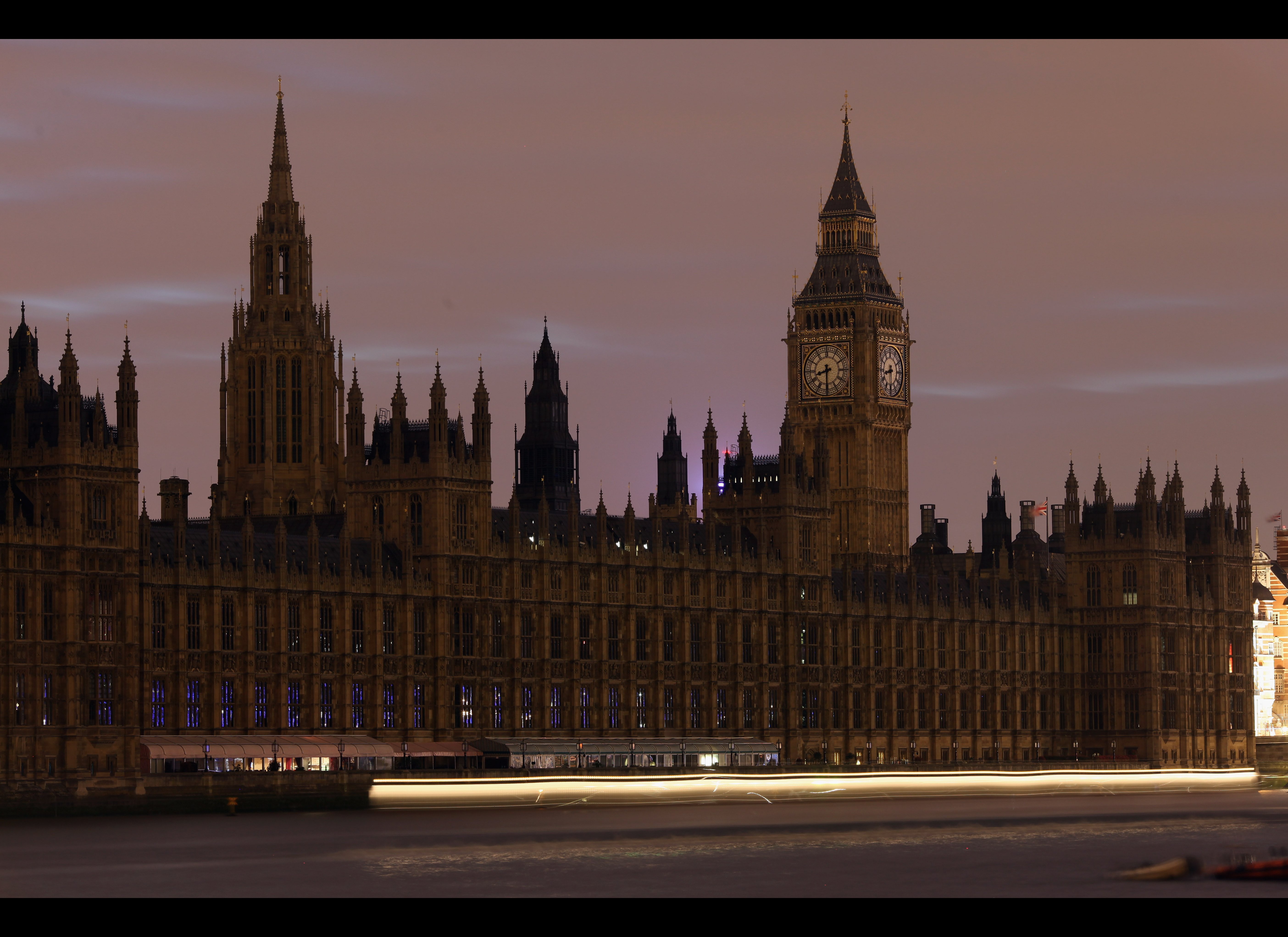 earth hour 2012: canadians turn off the lights for global event