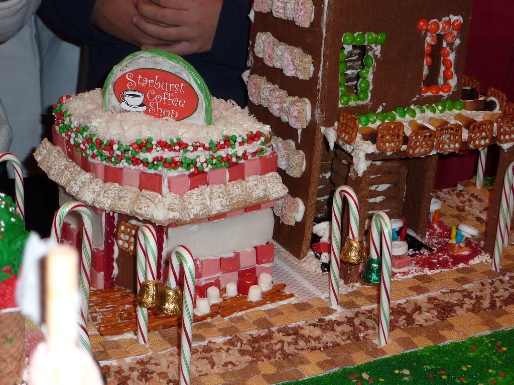 Gingertown 2012 Creates College Campus Out Of Holiday Treats (PHOTOS ...