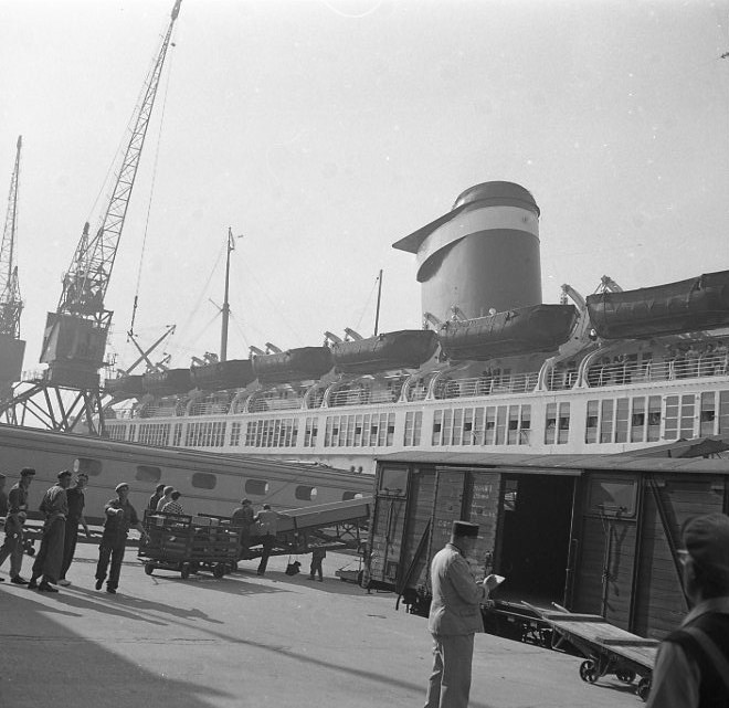 Vintage Travel: How America's Greatest Ocean Liner Became This Wreck ...