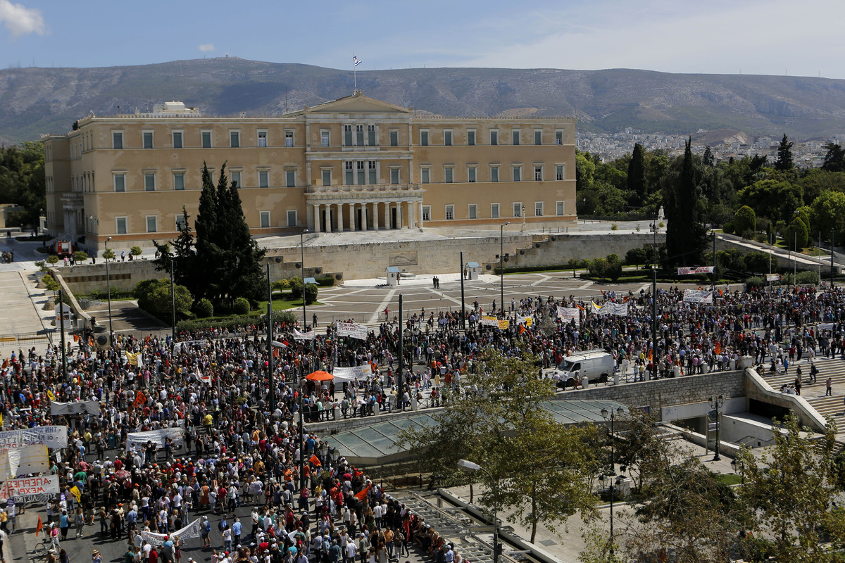 Pavlos Fyssas, Greek Anti-Facist Artist, Stabbed To Death; Police ...