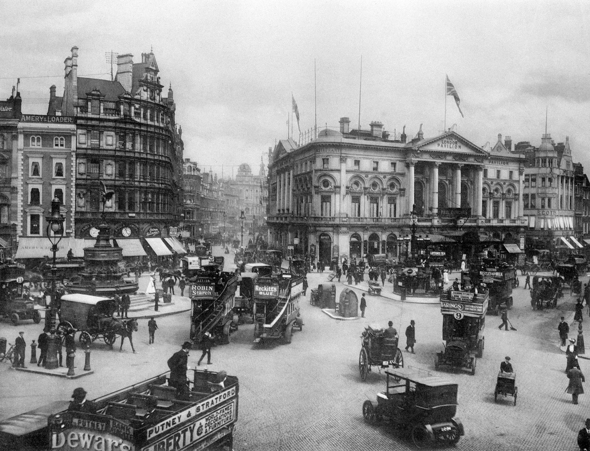 The Extraordinary Transformation Of Piccadilly Circus In Historical ...