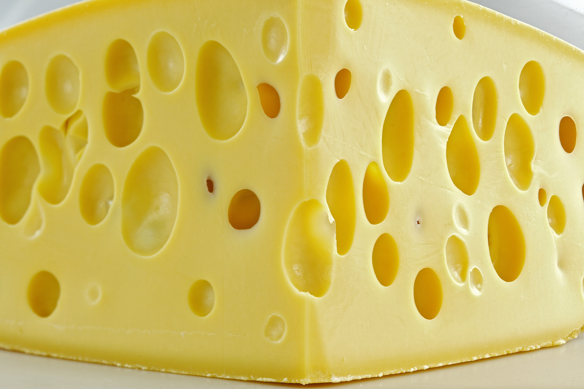 Сыр с большими дырками название фото