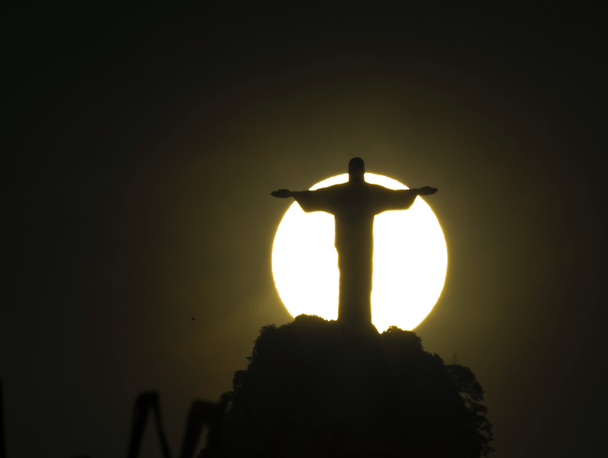 Christ The Redeemer Statue Damaged In Lightning Storm Say Officials In ...