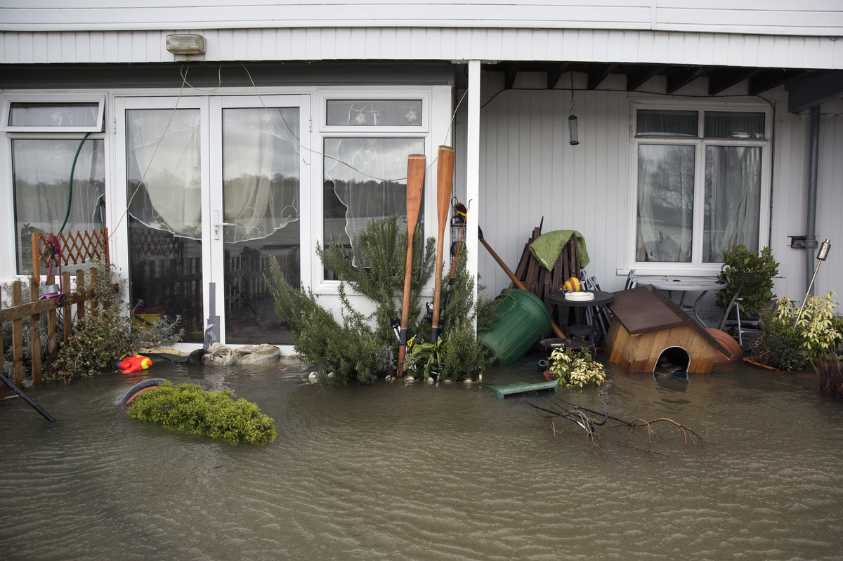 UK Weather: Residents Battle To Save Their Possessions In Flooded Homes ...
