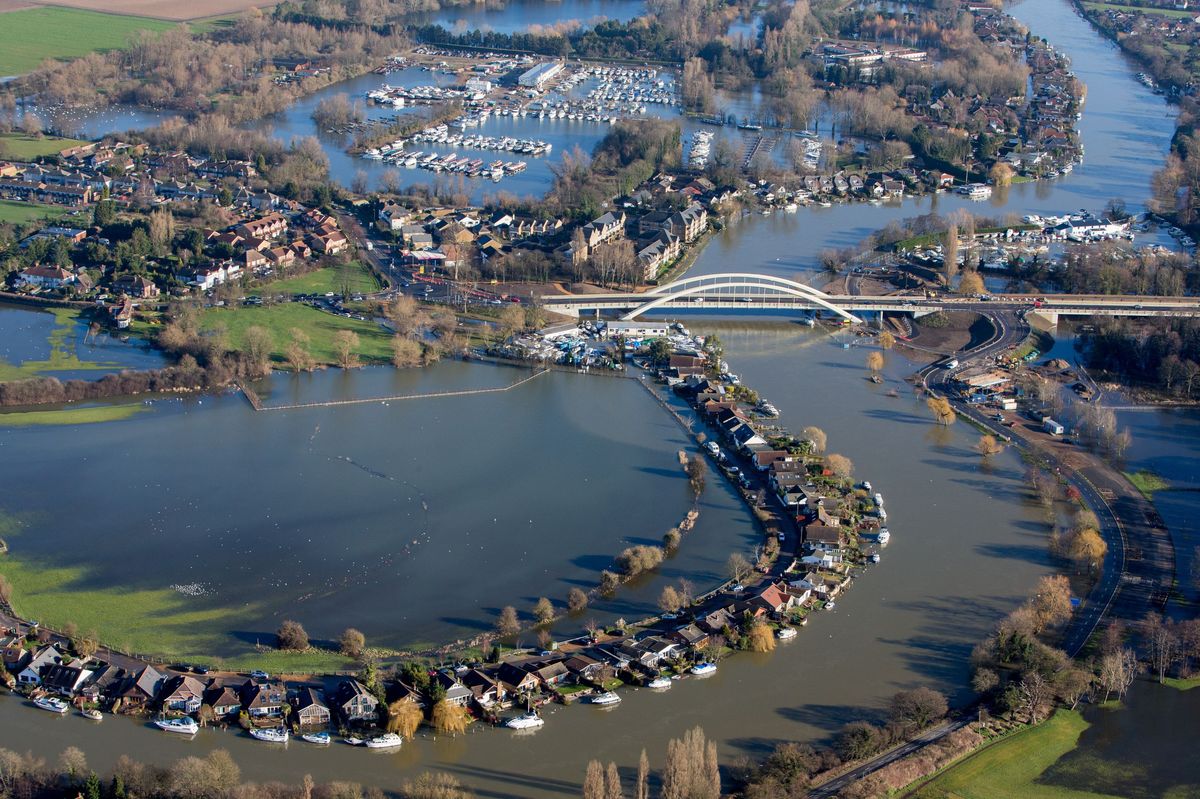 UK Weather: 9 Aerial Images Of Surrey Under Water | The Huffington Post