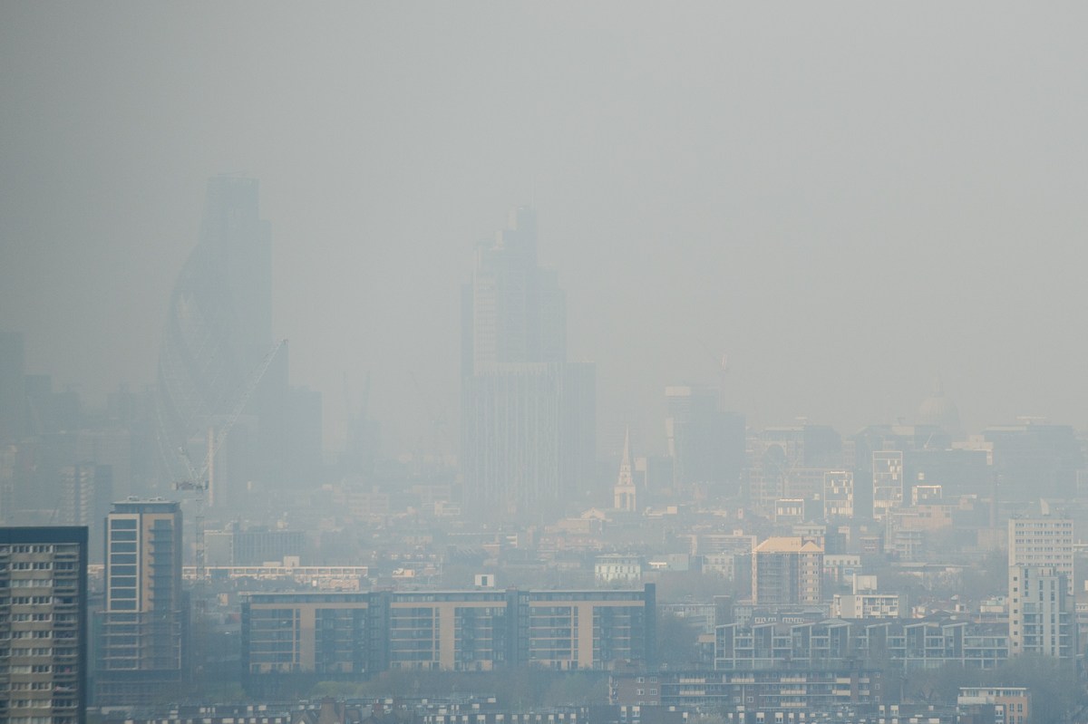 saharan rain 12 incredible pictures of london shrouded in smog