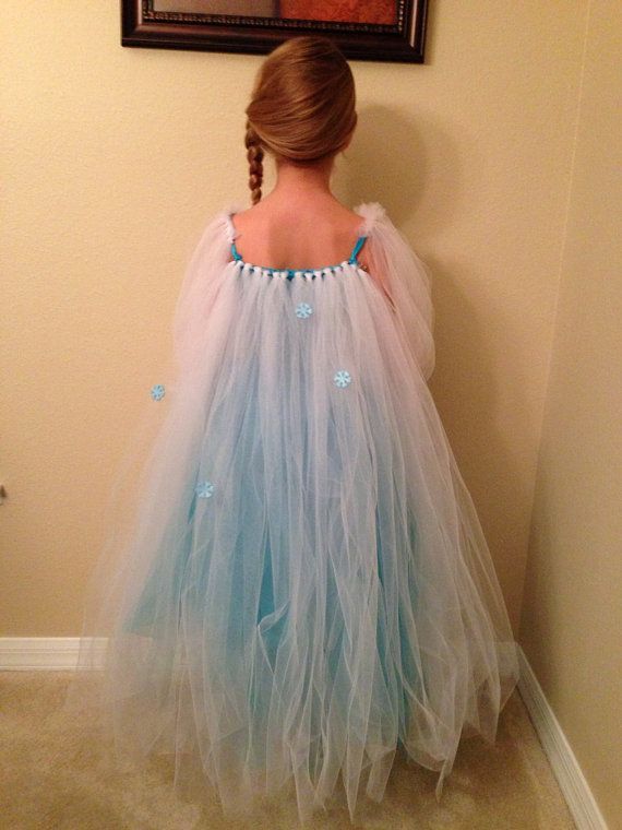 This Halloween, DIY An Elsa Costume For Less Than $30 | HuffPost