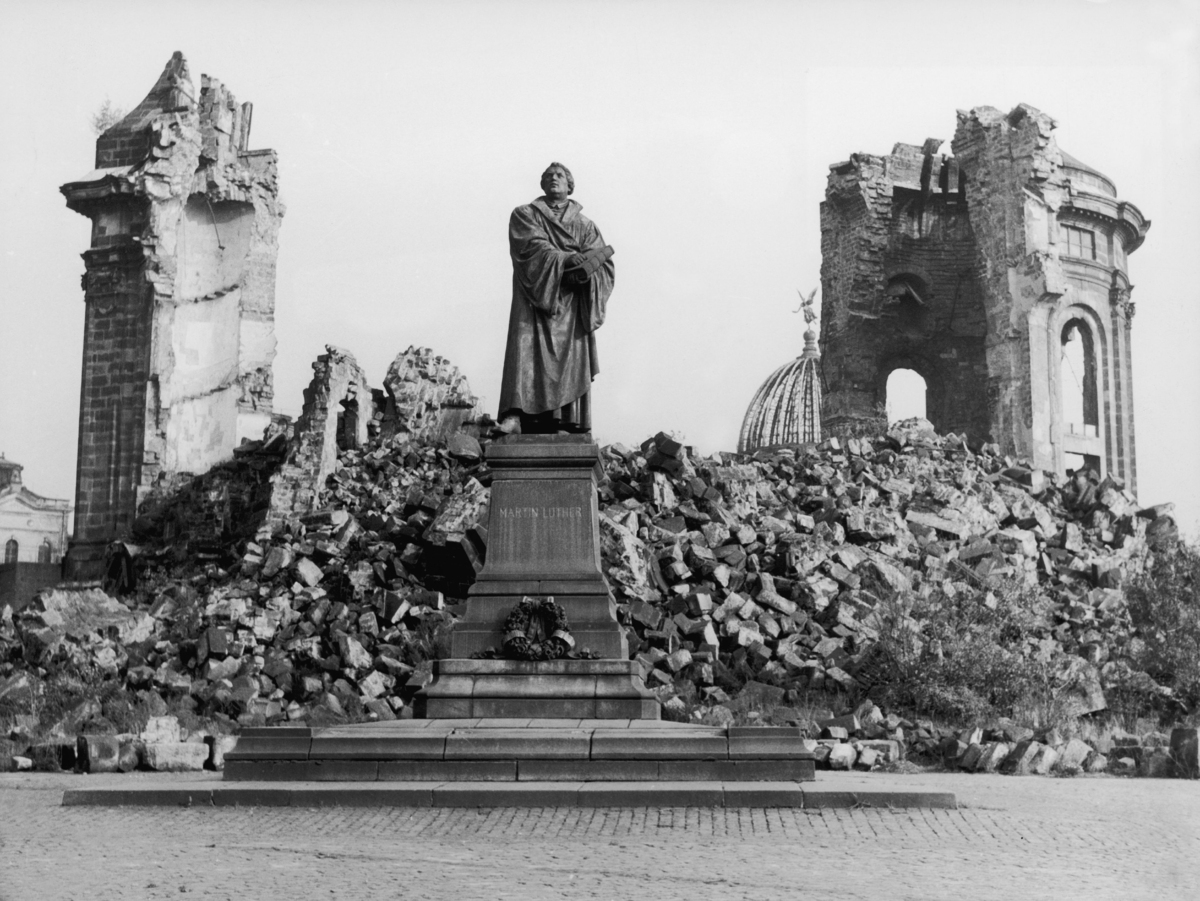 Фото разрушенного дрездена в 1945