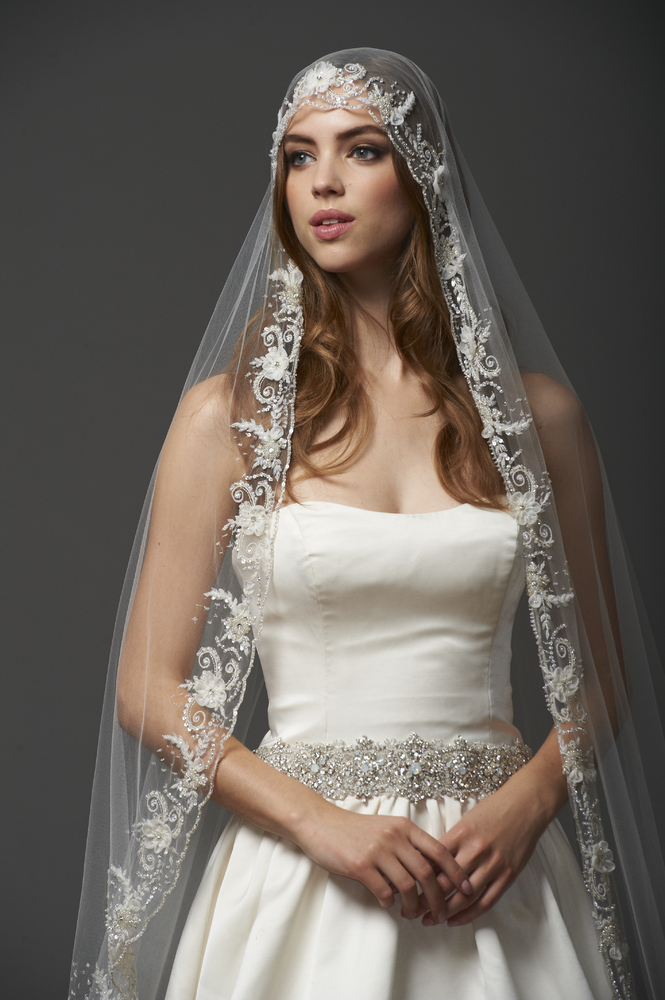 25 Stunning Bridal Veils For Every Type Of Bride