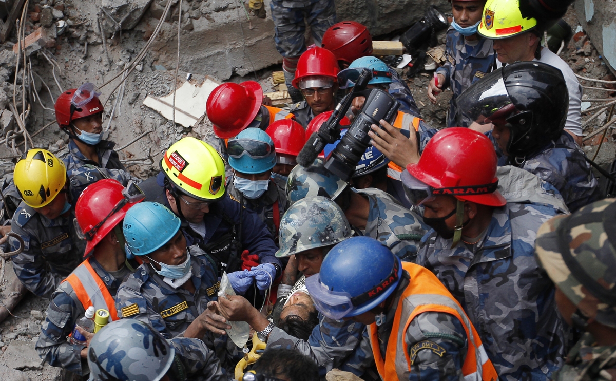 nepal earthquake: 31 inspiring pictures of hope a