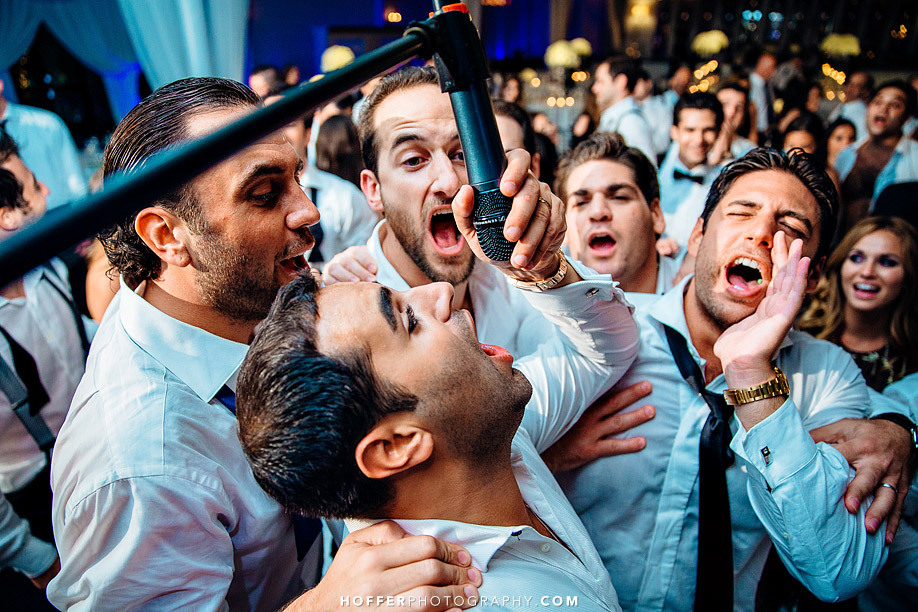 25 Candid Wedding Photos That Are Too Much Freakin' Fun | HuffPost