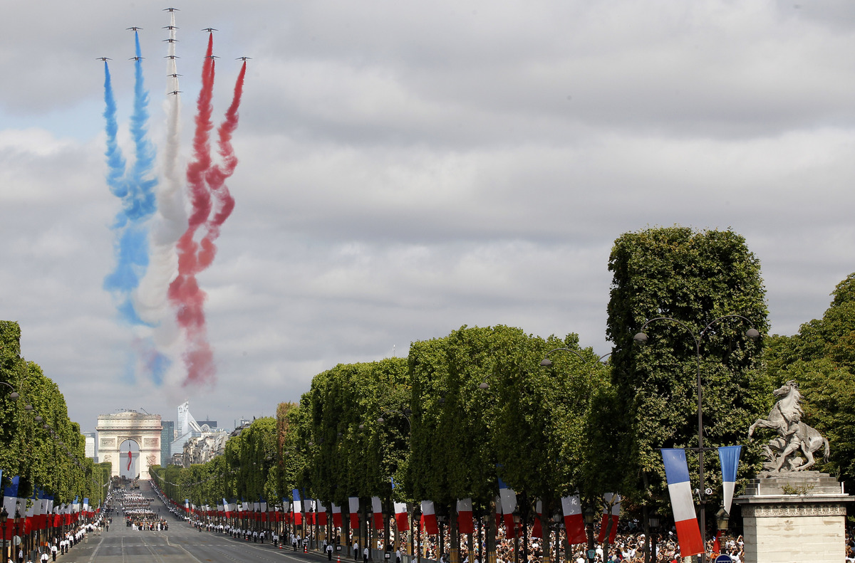 Paris Parade Celebrates Bastille Day With Mexican Birds, Anti-Terror ...