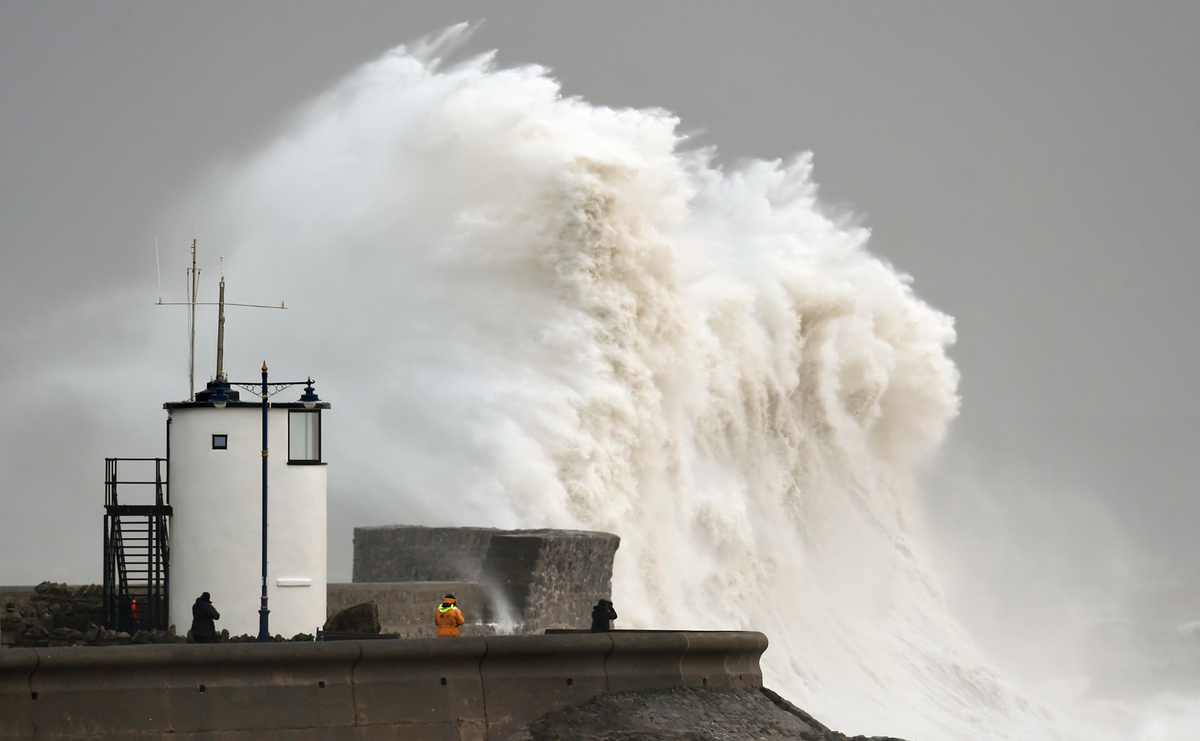 Storm Imogen: Huge Waves Batter British Coast As 100mph Winds Pound ...