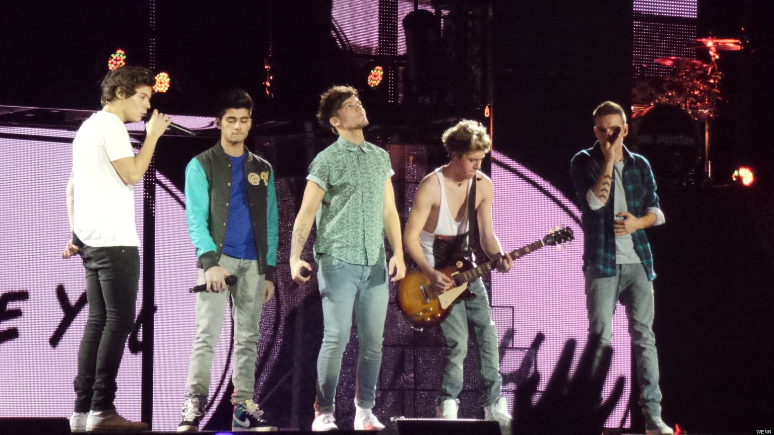 One Direction Take Me Home Tour: Boyband Kick Off World Tour (PICTURES ...