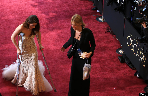 kristen stewart crutches