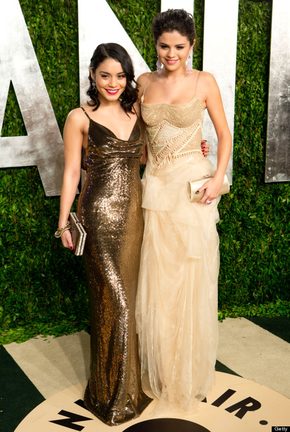 Selena Gomez's Vanity Fair Oscar Party Look Is Sexier Than Ever (PHOTOS