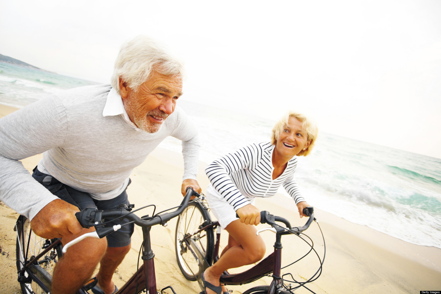 دراسة: 10 أشياء أخرى غير المال تمنحك السعادة