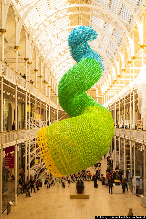 giant balloon sculpture