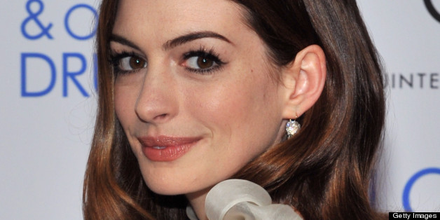 Anne Hathaway's Hair Is Growing Out And We're Really Excited About It ...