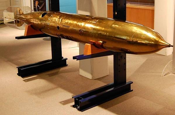 navy dolphins torpedo