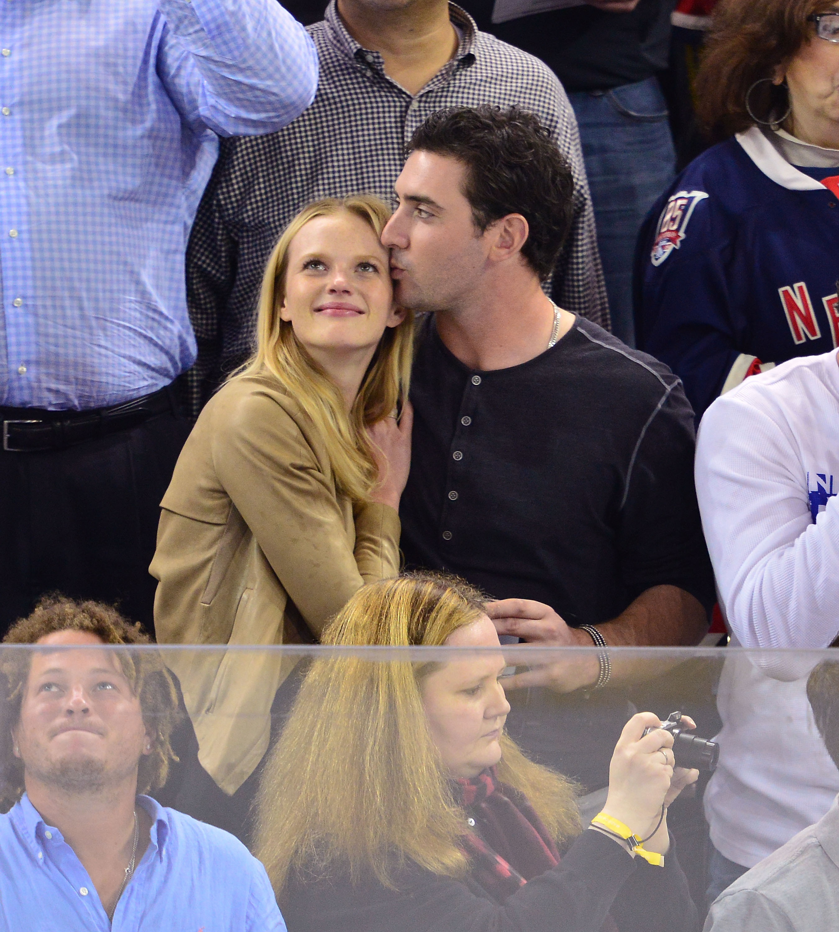 New York Ace Matt Harvey Spotted With Another Model At The Knicks Game