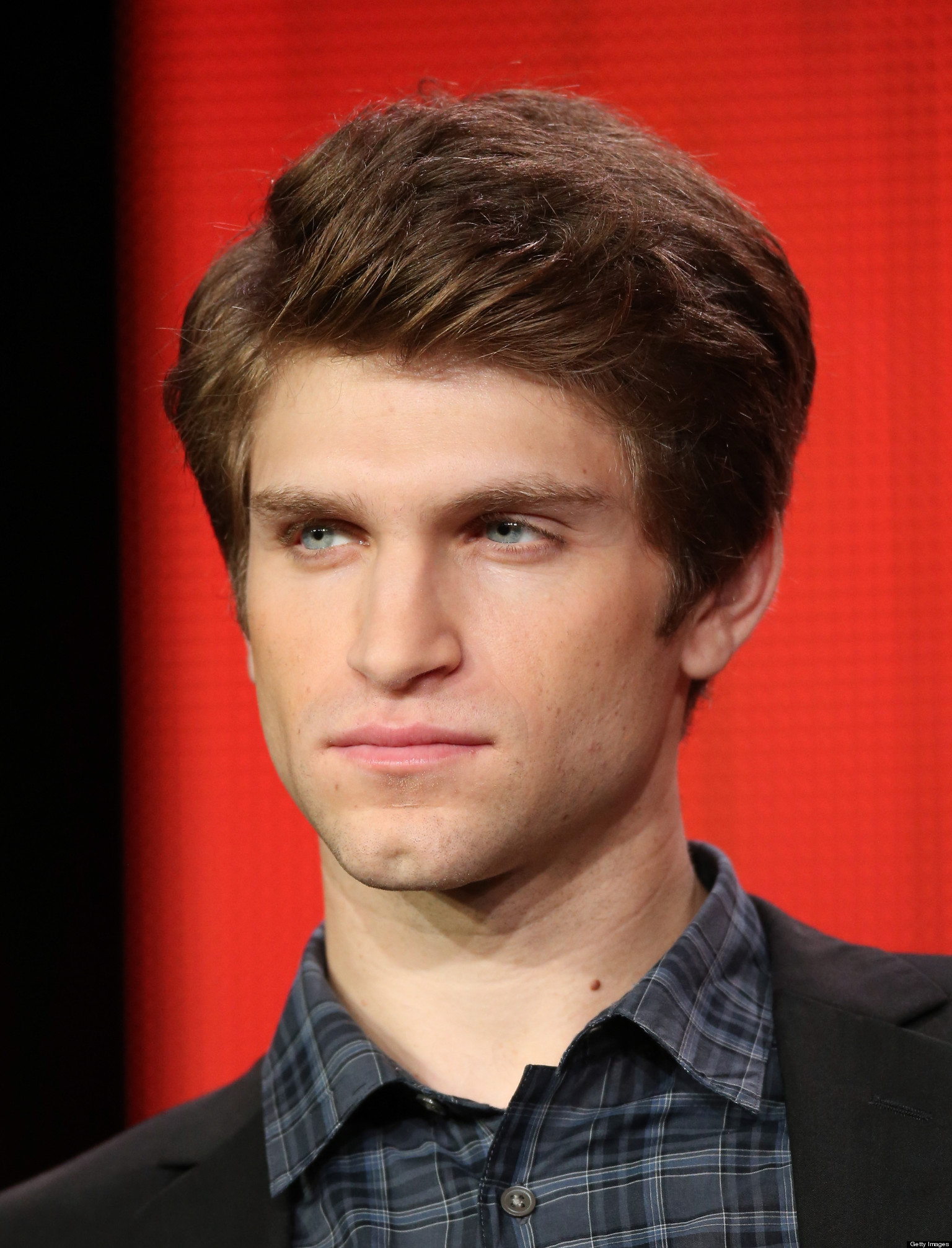 Keegan Allen Talks Season 4 Of 'Pretty Little Liars'🦁 Viva a emoção das ...