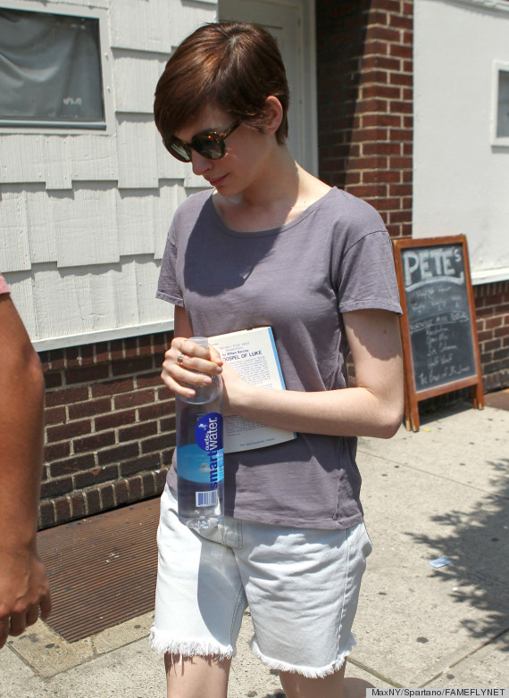 anne hathaway jeans