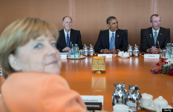 merkel photobomb