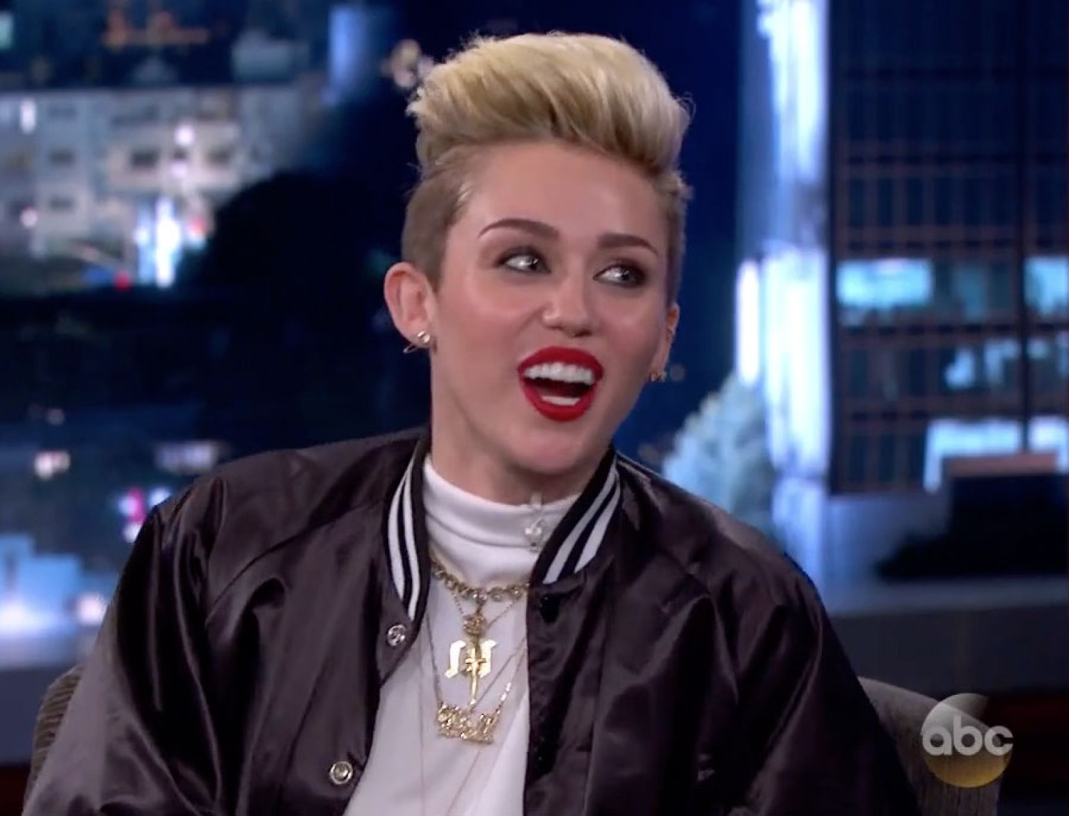 Miley Cyrus' 'Jimmy Kimmel Live' Appearance Is More Bizarre Than Her ...