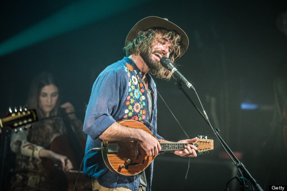 angus stone