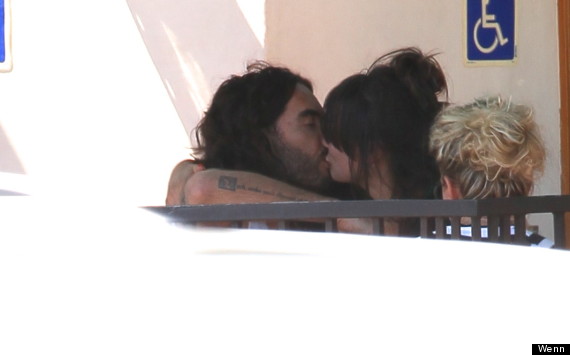 russell brand kissing brunette