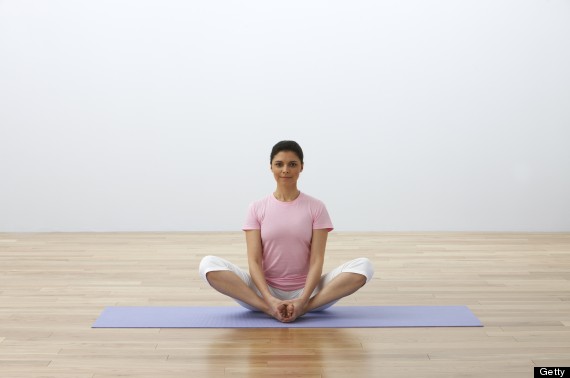 bound angle pose - gerakan yoga