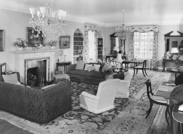 winston churchill living room