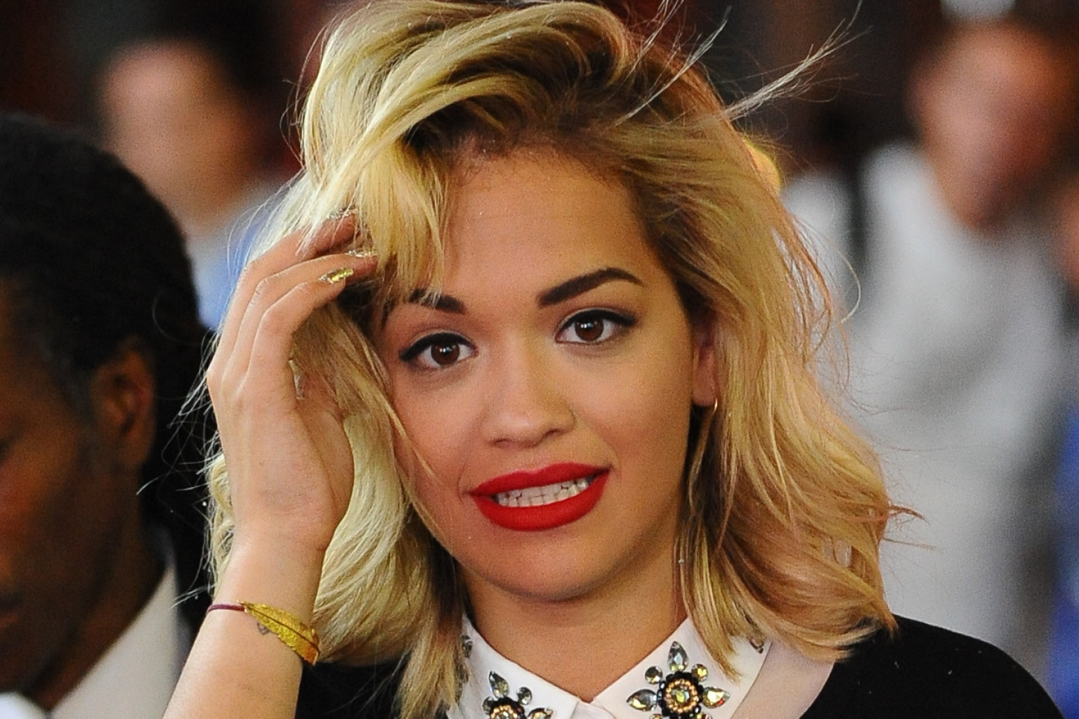 Rita Ora's Hair Is A Total Throwback (PHOTOS)