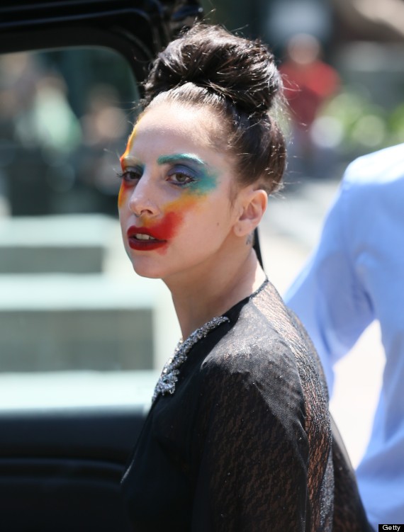 Lady Gaga Dons Face Paint, Looks Like 'Applause' Cover In Los Angeles ...