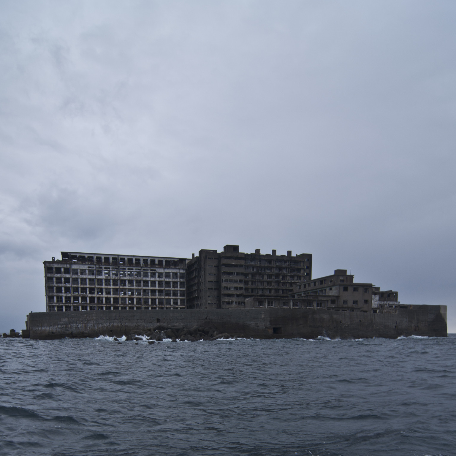 Gunkanjima: Japan's Abandoned Ghost Island (PHOTOS) | HuffPost