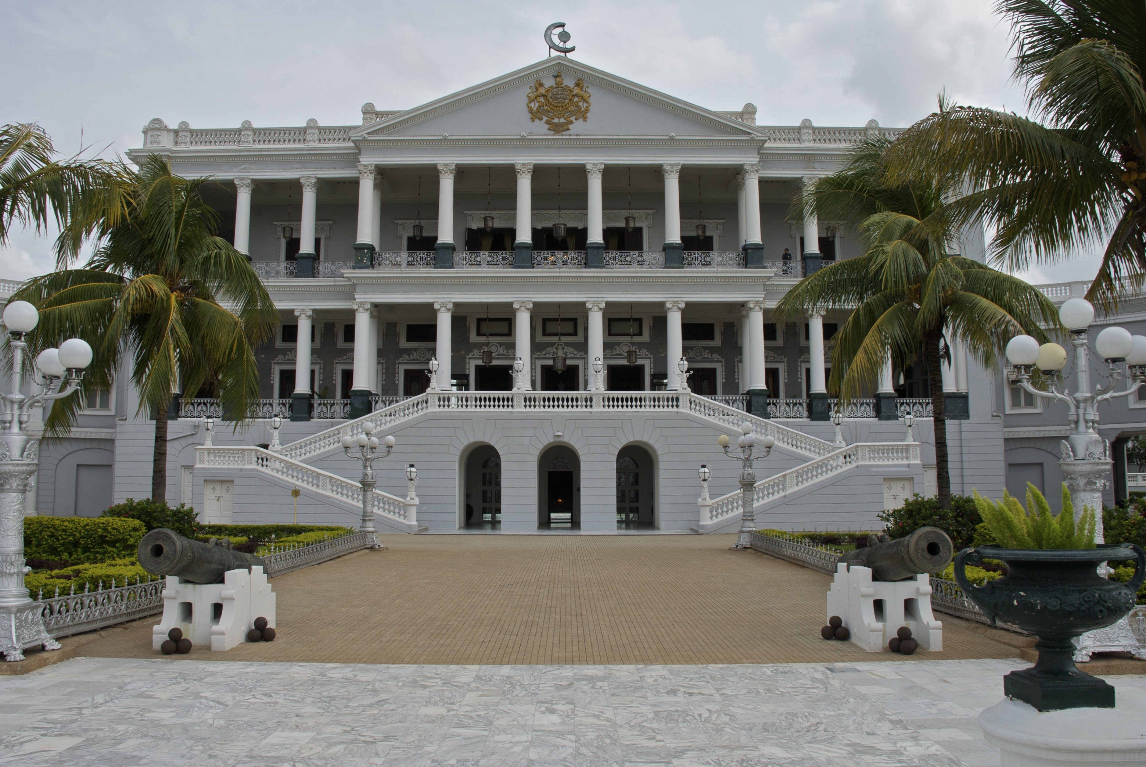 taj falaknuma palace