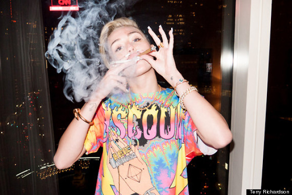 Miley Cyrus Terry Richardson Photo Shoot Is Nsfw Huffpost