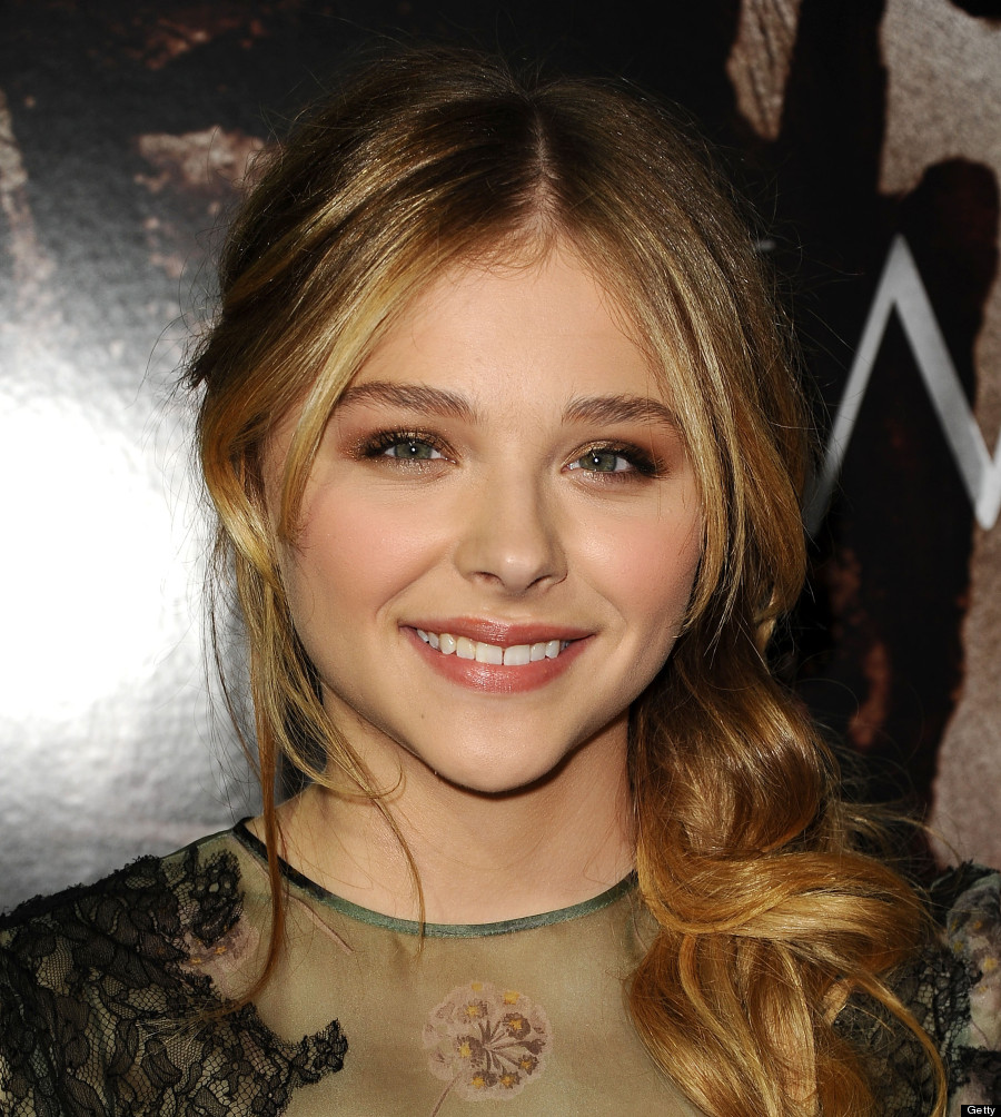 Chloe Moretz Enchants The Red Carpet At 'Carrie' Premiere (PHOTOS)