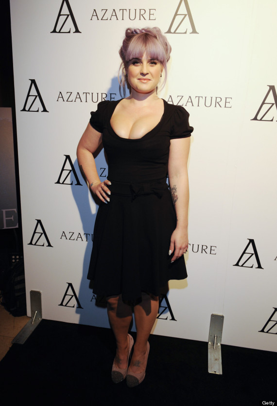 kelly osbourne low cut dress