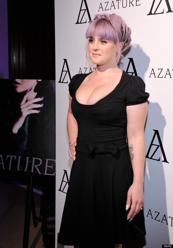 kelly osbourne cleavage