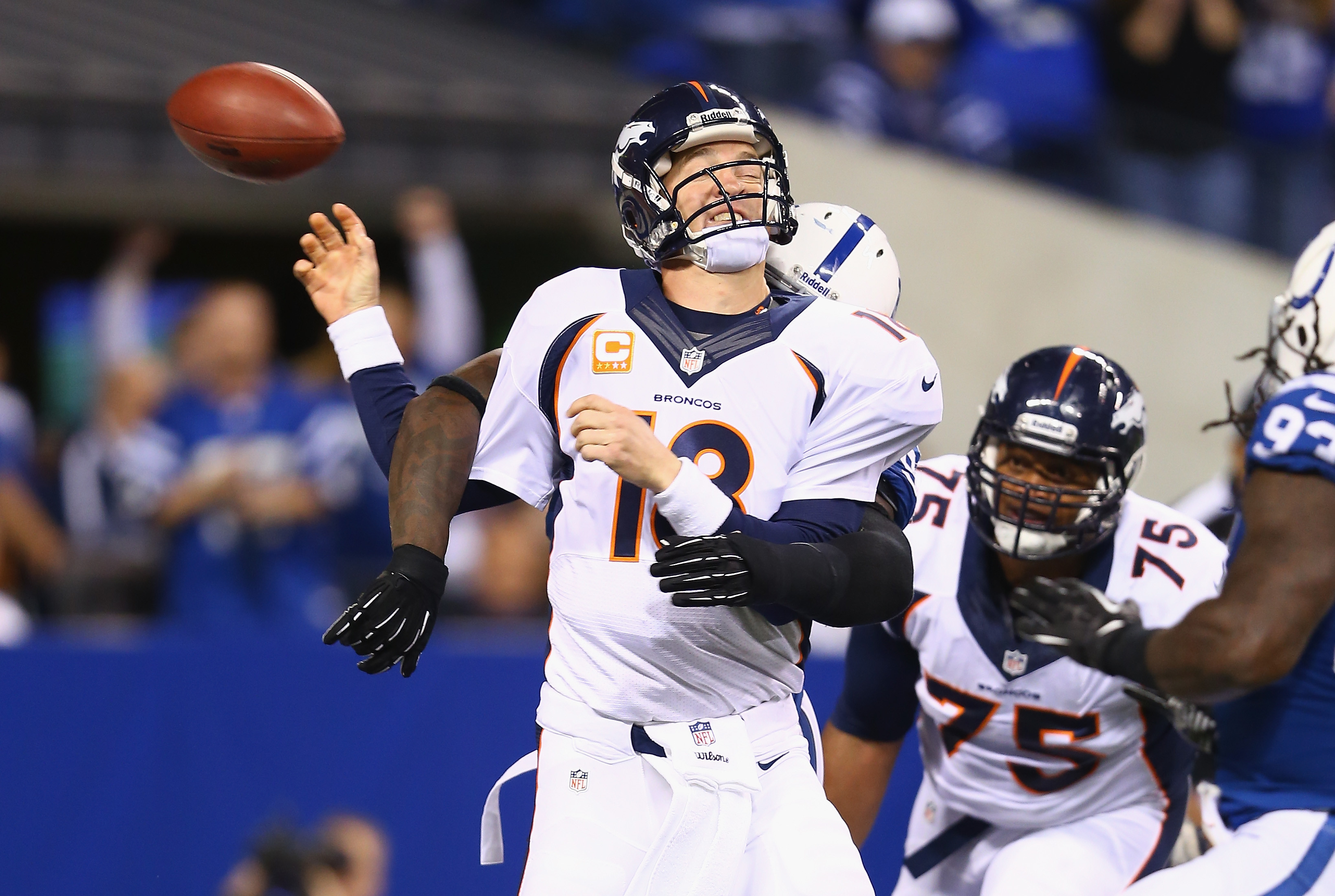 Robert Mathis Sacks Peyton Manning: Photo Sums Up Indianapolis Homecoming