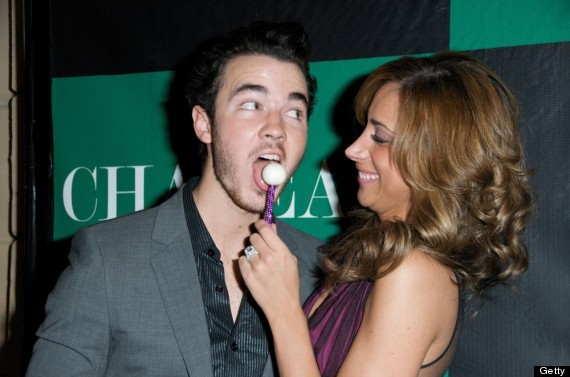 kevin jonas and wife