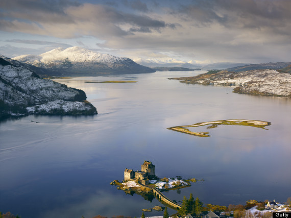 eilean donan castle snow