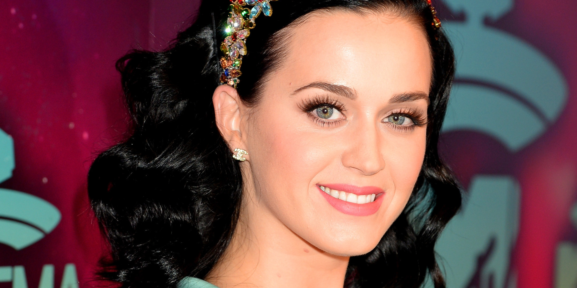 Katy Perry Sparks Engagement Rumors After Wearing Diamond Ring To The ...