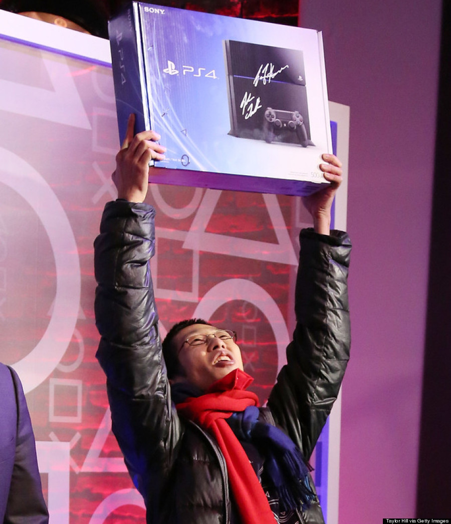 Fans Go Nuts At Playstation 4 Release Huffpost